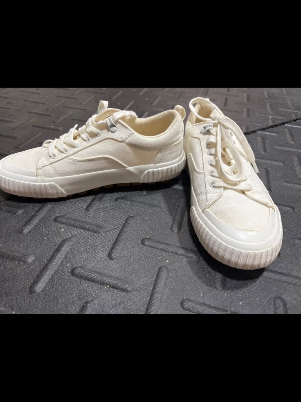 Levi's Women's Low-Top Canvas Sneakers - Cream